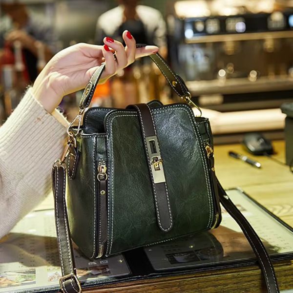 Sac Seau Compact en Similicuir