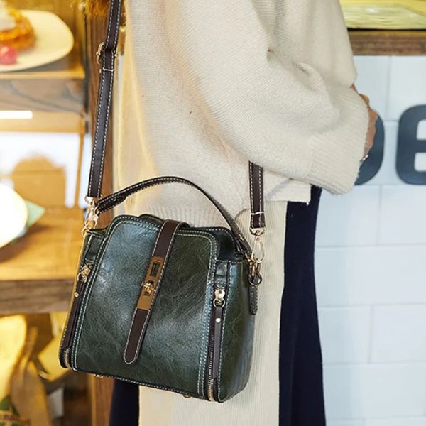 Sac Seau Compact en Similicuir