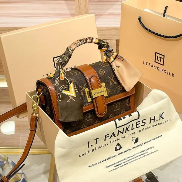 Sac à Main Carré Chic
