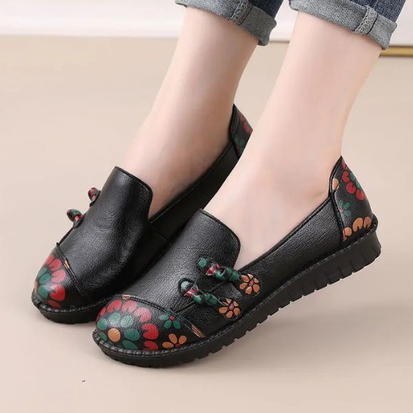 Mocassins Vintage en Cuir avec Détails Floraux